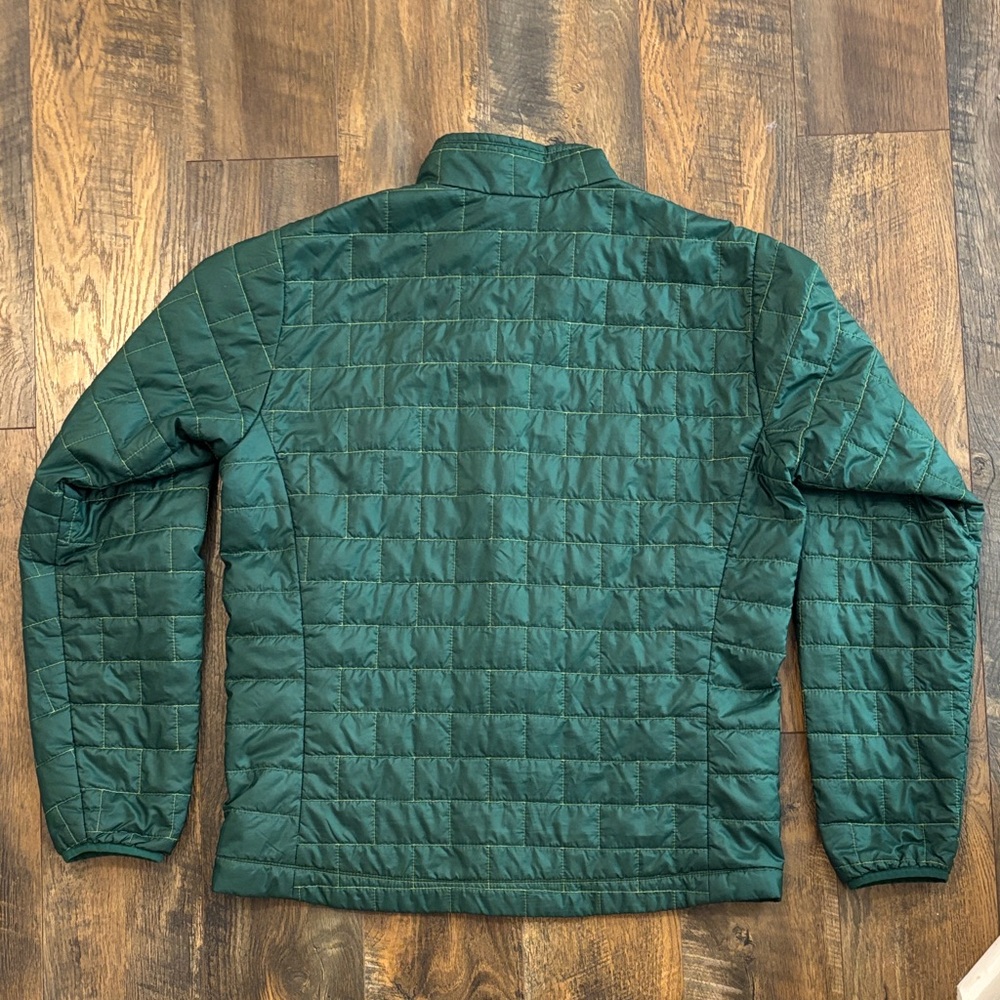 Patagonia Men's Large Nano Puff Green Jacket - Picture 2 of 3